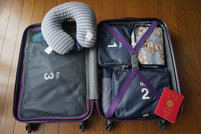 ポーチや巾着などで荷物を小分けする